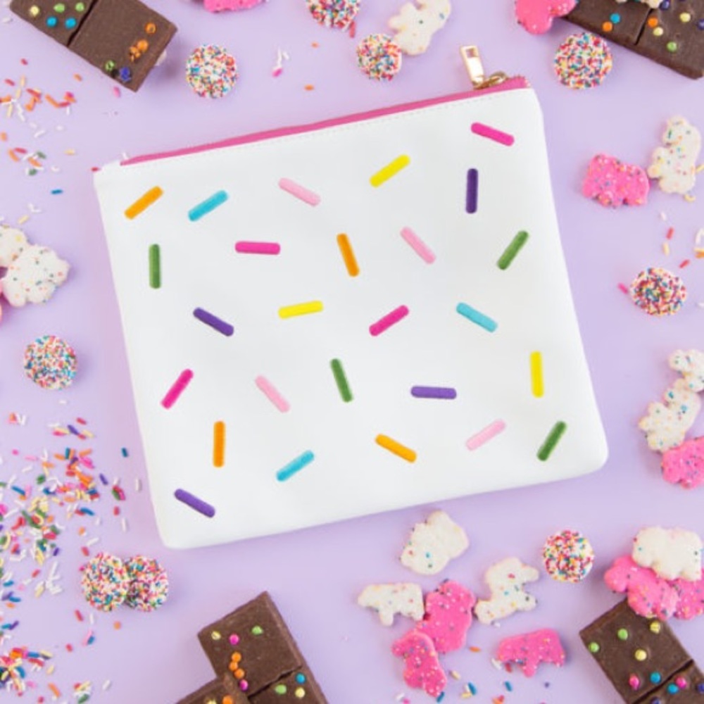 studio diy | can’t clutch this sprinkles embroidered white bag